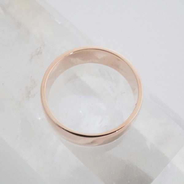 Sleek and Simple Band Ring